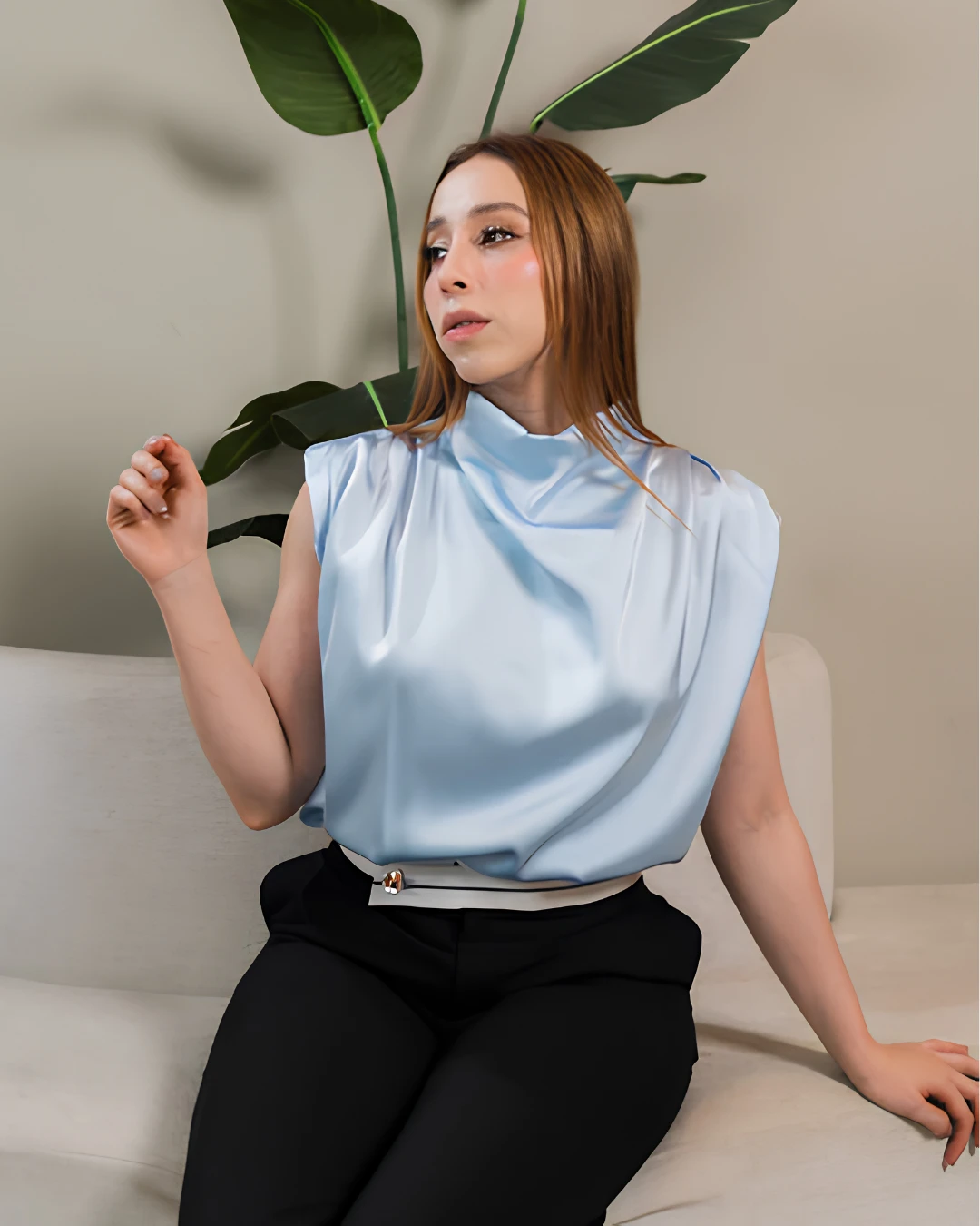 BLU110 Blusa Celeste Satinada Serena - Imagen 1